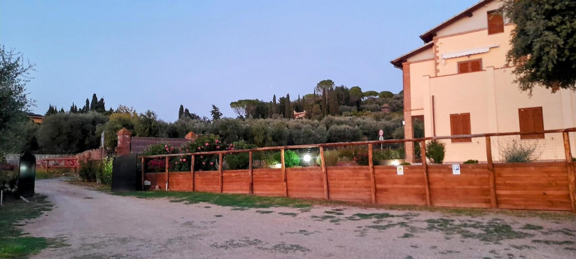 Agriturismo Il Vecchio Olivo Castagneto Carducci Exterior foto